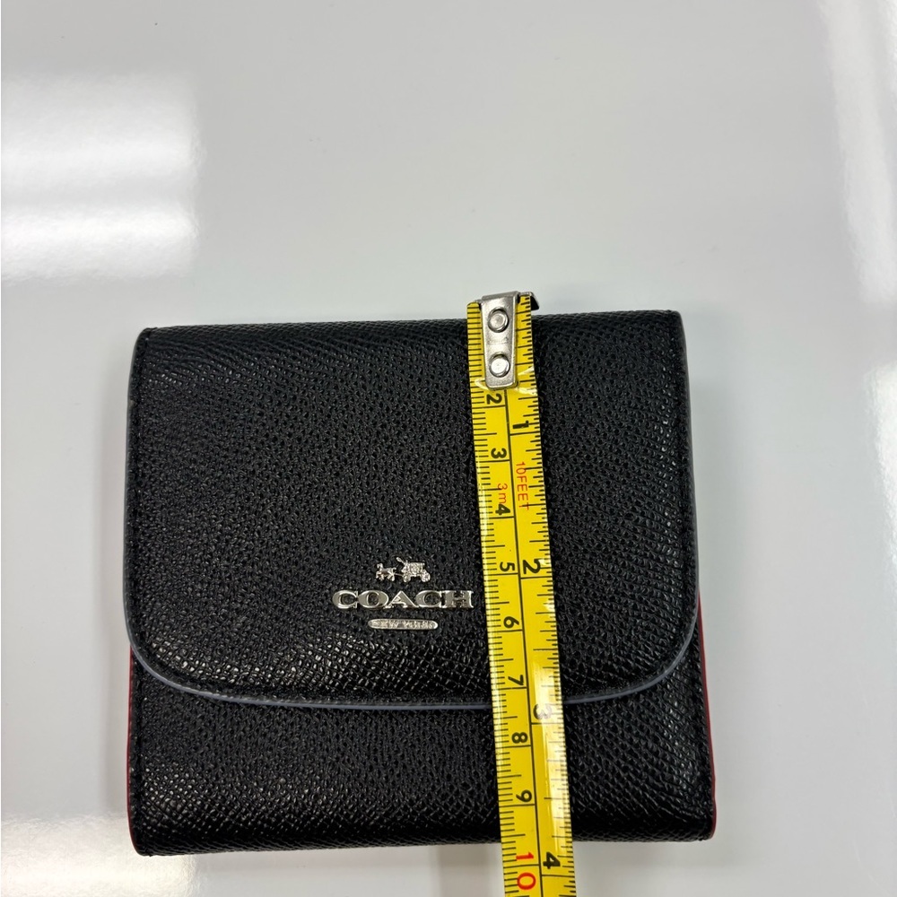 Coach Black Textured Leather Wallet. New with Tags. Floral inside design - Picture 10 of 10